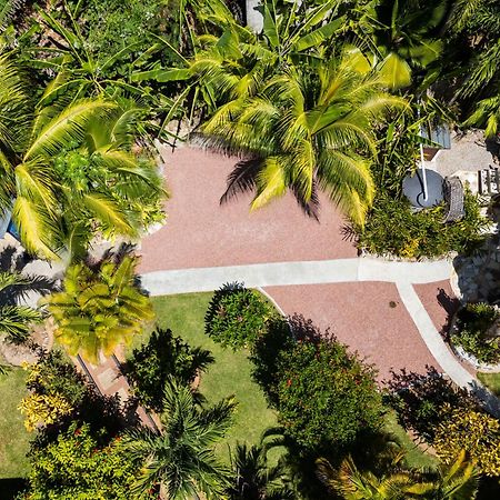 Nid'Aigle Lodge Baie Sainte Anne Exterior photo