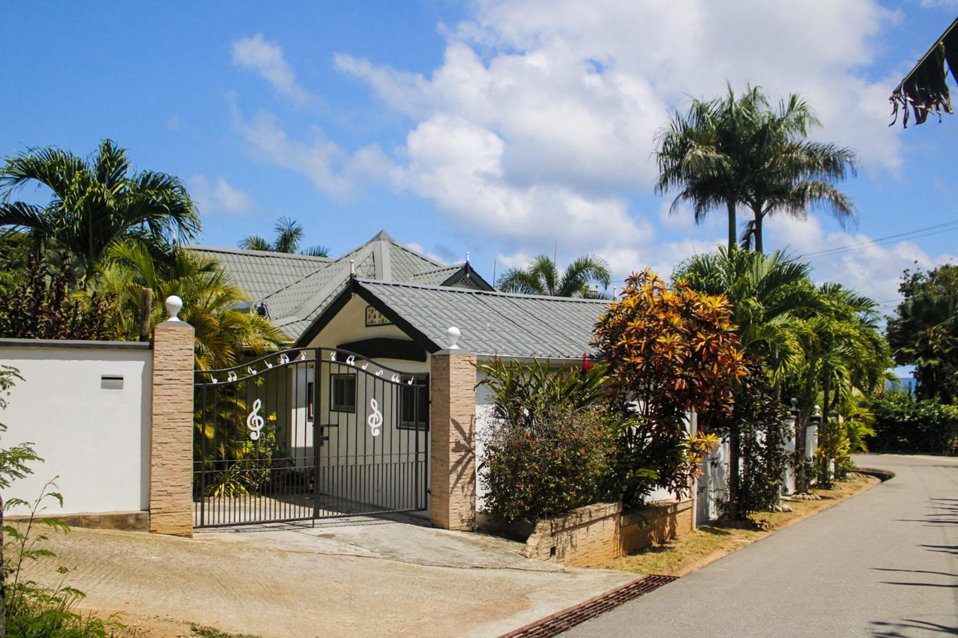 Nid'Aigle Lodge Baie Sainte Anne Exterior photo